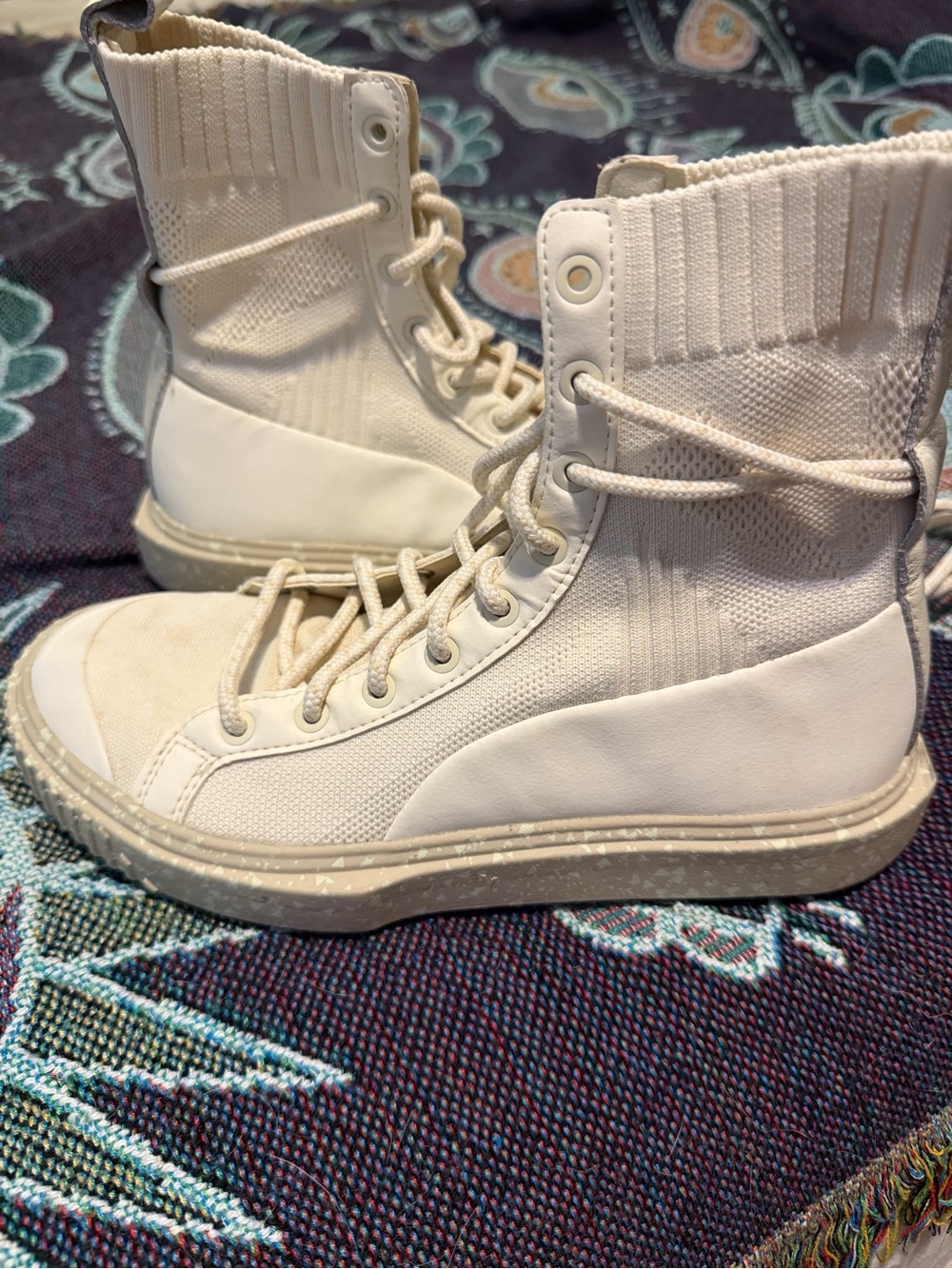 RARE PUMA NATURALS Women’s High-Top Knit Lace-Up Sneakers in Off-White